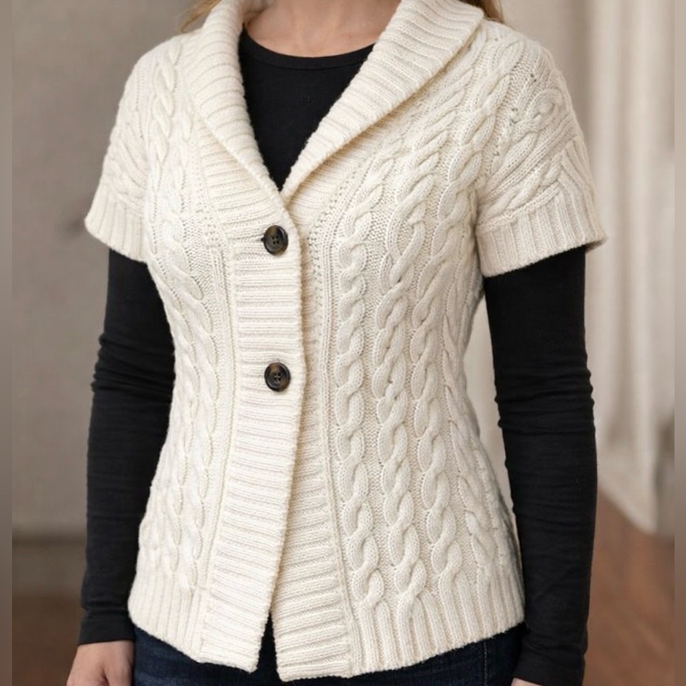 Maddison sleeveless cable knit sweater two button closure, ecru, sz Medium